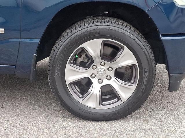 Photo of 2023 Patriot Blue Pearlcoat RAM 1500