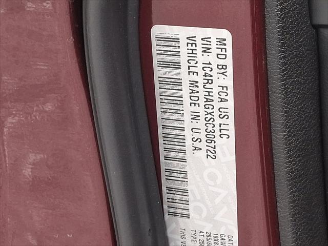 Photo of 2025 Velvet Red Pearlcoat Jeep Grand Cherokee