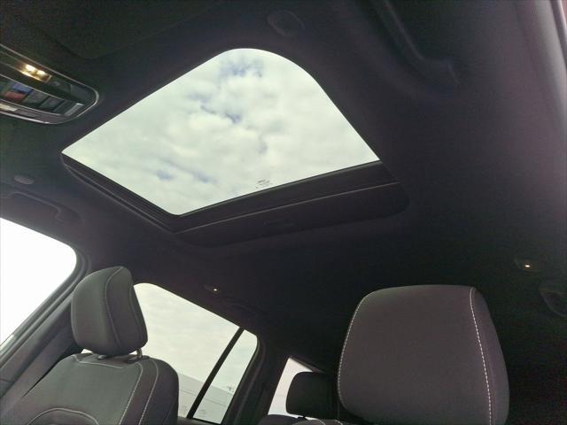 Photo of 2025 Velvet Red Pearlcoat Jeep Grand Cherokee