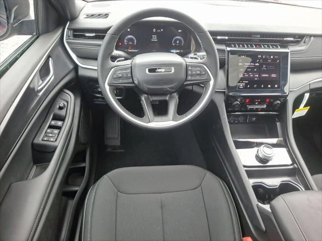 Photo of 2025 Velvet Red Pearlcoat Jeep Grand Cherokee