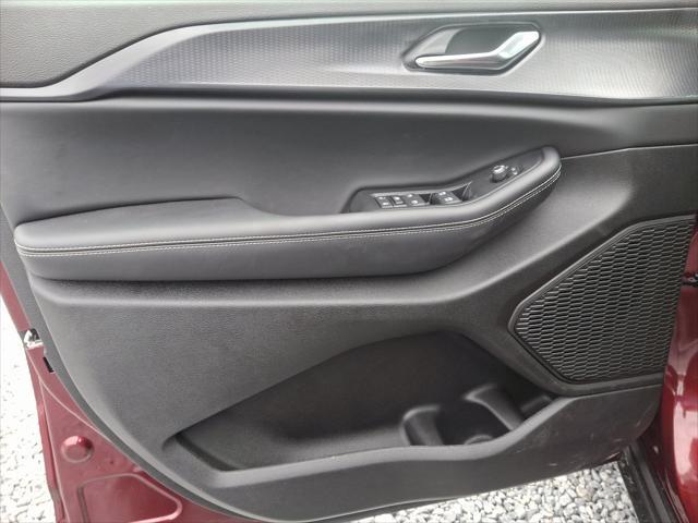 Photo of 2025 Velvet Red Pearlcoat Jeep Grand Cherokee