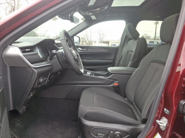 Photo of 2025 Velvet Red Pearlcoat Jeep Grand Cherokee