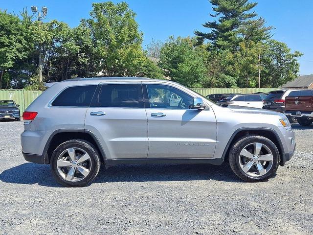 Photo of 2016 Billet Silver Metallic Clearcoat Jeep Grand Cherokee