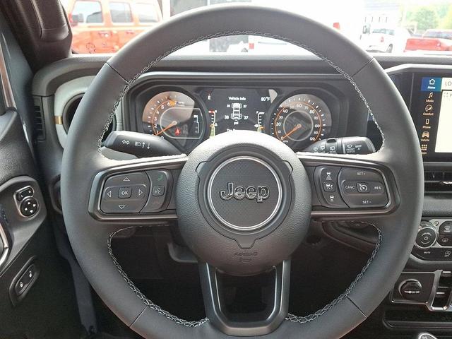 Photo of 2025 Anvil Clearcoat Jeep Wrangler