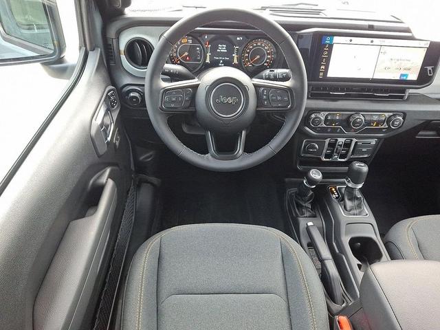 Photo of 2025 Anvil Clearcoat Jeep Wrangler