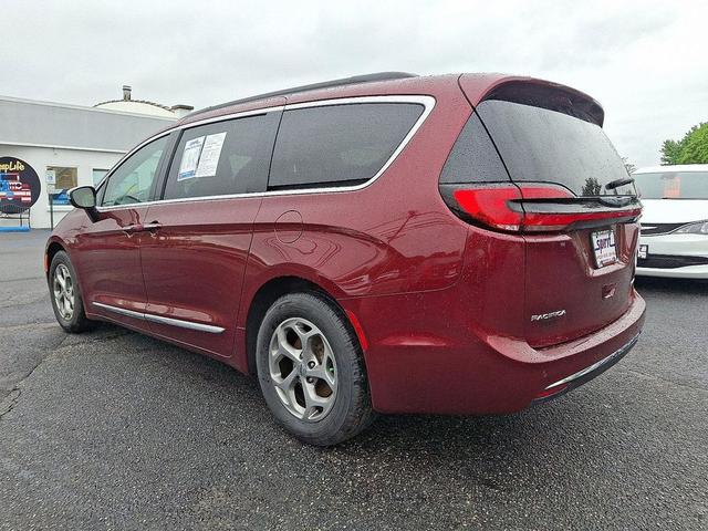 Photo of 2023 Velvet Red Pearlcoat Chrysler Pacifica