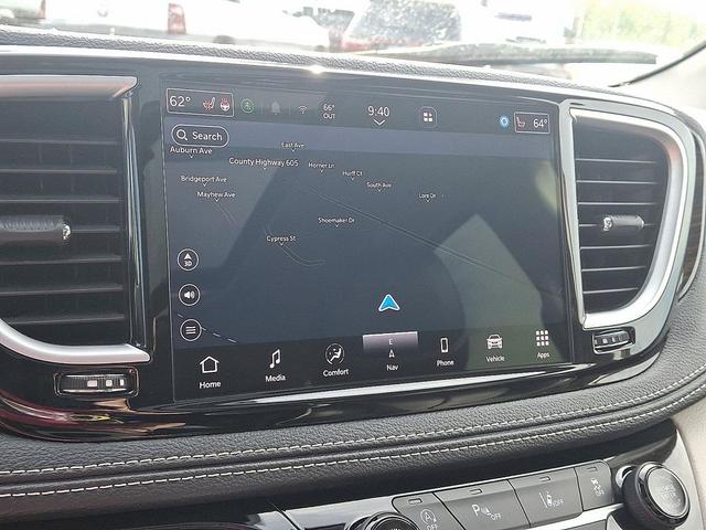 Photo of 2023 Velvet Red Pearlcoat Chrysler Pacifica