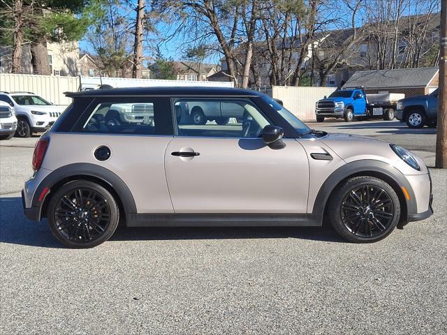 Photo of 2022 Rooftop Grey Metallic MINI Hardtop