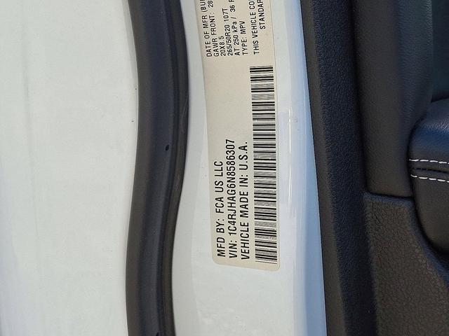 Photo of 2022 Bright White Clearcoat Jeep Grand Cherokee