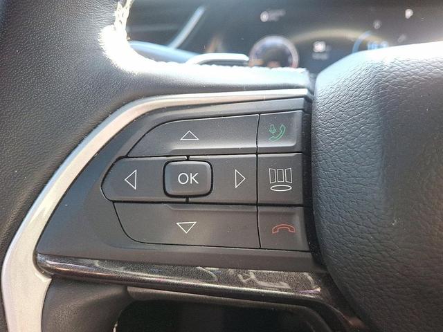 Photo of 2022 Bright White Clearcoat Jeep Grand Cherokee
