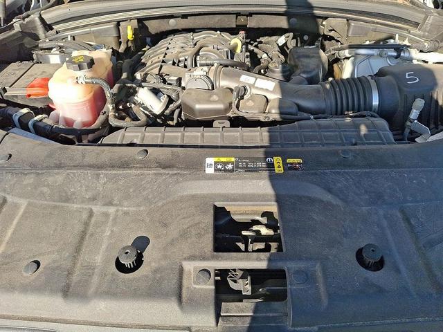 Photo of 2022 Bright White Clearcoat Jeep Grand Cherokee