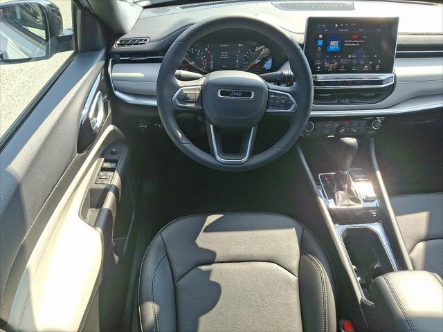 Photo of 2025 Bright White Clearcoat Jeep Compass