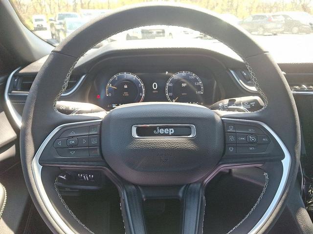 Photo of 2025 Velvet Red Pearlcoat Jeep Grand Cherokee L