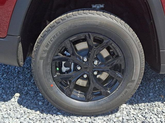 Photo of 2025 Velvet Red Pearlcoat Jeep Grand Cherokee L