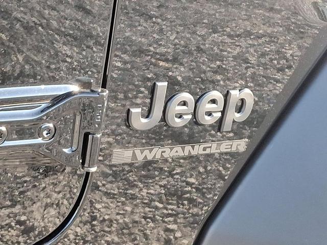 Photo of 2025 Black Clearcoat Jeep Wrangler