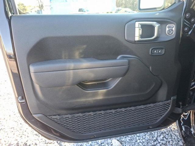 Photo of 2025 Black Clearcoat Jeep Wrangler