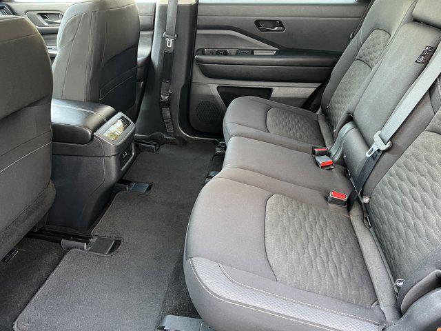 Photo of 2024 Gun Metallic Nissan Pathfinder