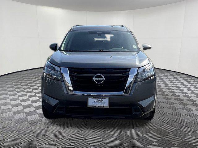 Photo of 2024 Gun Metallic Nissan Pathfinder