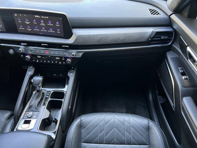 Photo of 2024 Ebony Black Kia Telluride