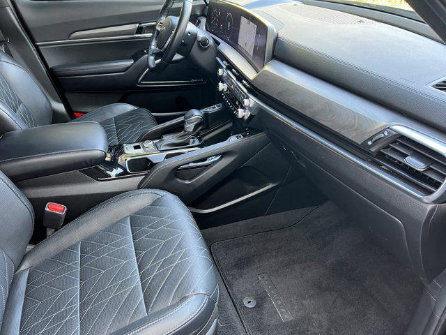 Photo of 2024 Ebony Black Kia Telluride