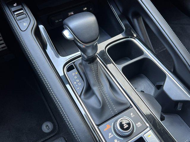 Photo of 2024 Ebony Black Kia Telluride