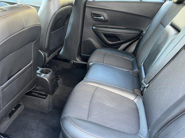 Photo of 2019 Summit White Chevrolet Trax