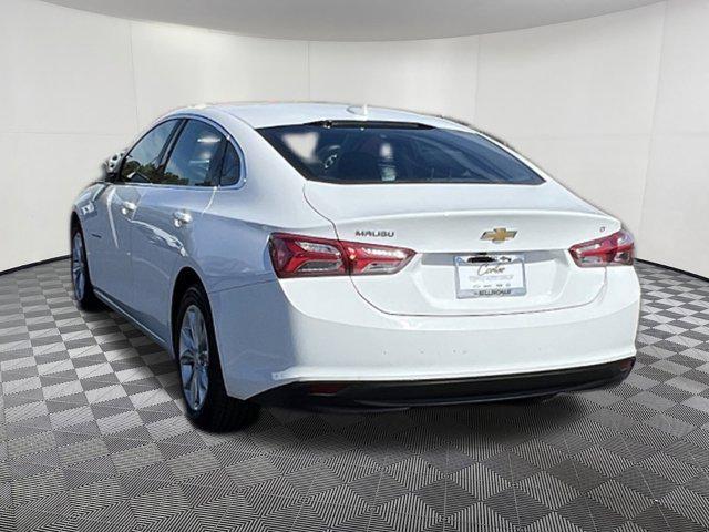 Photo of 2021 Summit White Chevrolet Malibu