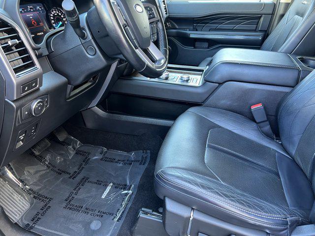 Photo of 2019 White Platinum Metallic Tri-Coat Ford Expedition