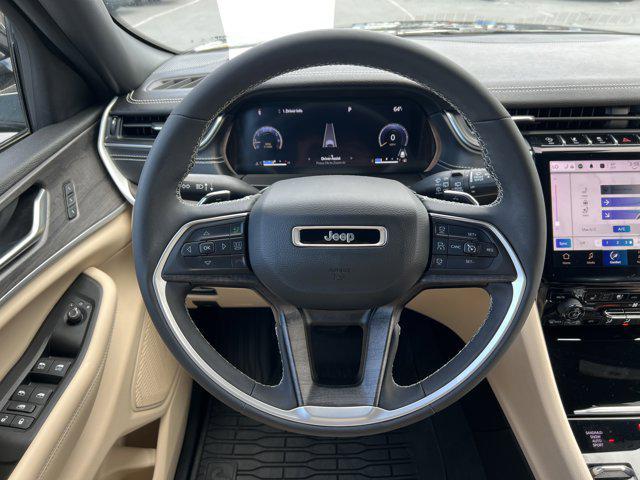 Photo of 2023 Rocky Mountain Pearlcoat Jeep Grand Cherokee