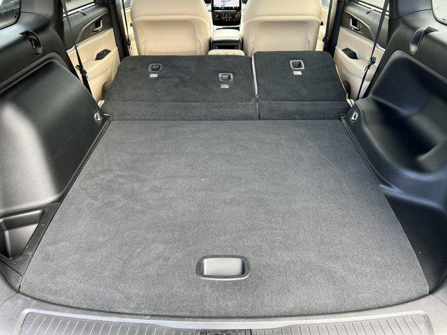 Photo of 2023 Rocky Mountain Pearlcoat Jeep Grand Cherokee
