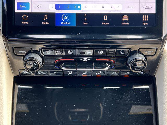 Photo of 2023 Rocky Mountain Pearlcoat Jeep Grand Cherokee