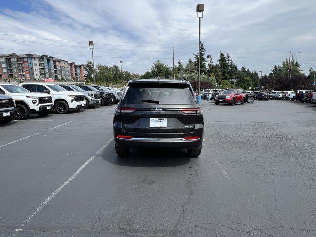Photo of 2023 Rocky Mountain Pearlcoat Jeep Grand Cherokee