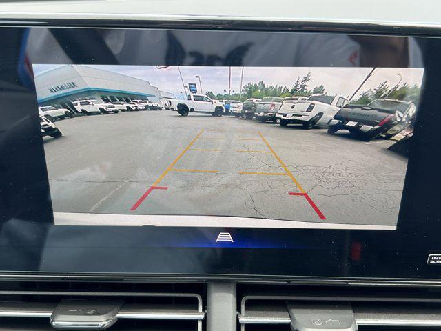 Photo of 2025 Summit White Chevrolet Trax