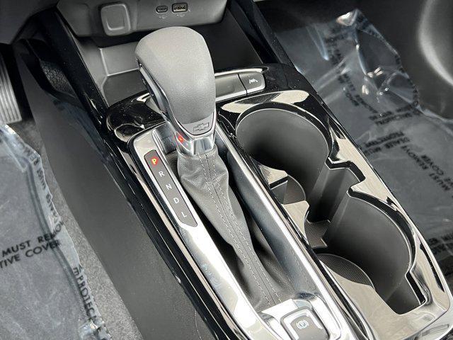 Photo of 2025 Summit White Chevrolet Trax