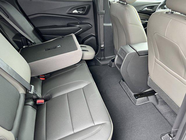 Photo of 2025 Summit White Chevrolet Trax