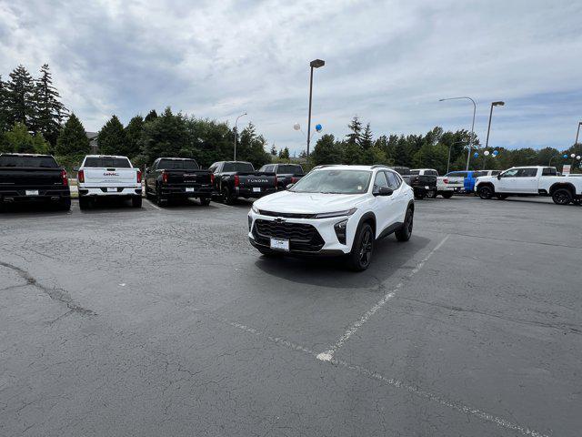 Photo of 2025 Summit White Chevrolet Trax