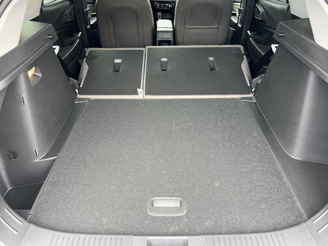 Photo of 2025 Summit White Chevrolet Trax