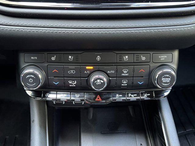 Photo of 2021 White Knuckle Clearcoat Dodge Durango