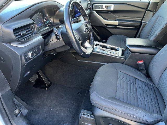Photo of 2021 Oxford White Ford Explorer