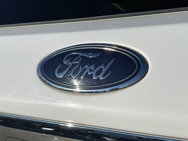 Photo of 2021 Oxford White Ford Explorer