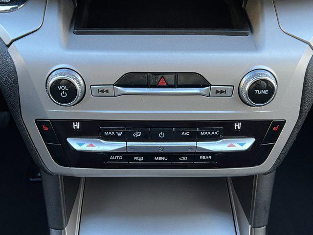Photo of 2021 Oxford White Ford Explorer