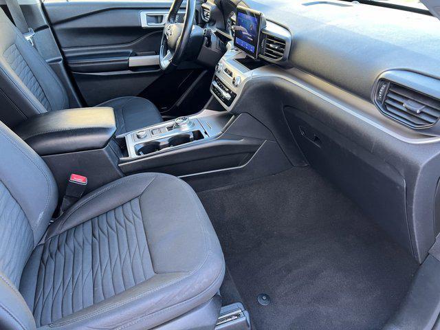 Photo of 2021 Oxford White Ford Explorer
