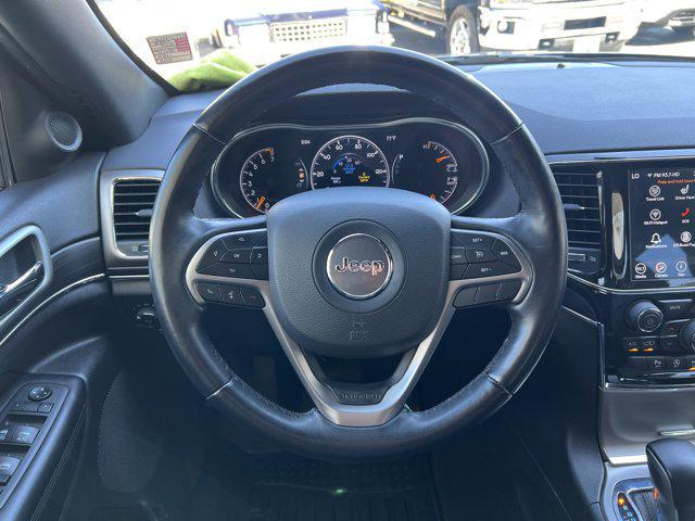 Photo of 2022 Diamond Black Crystal Pearlcoat Jeep Grand Cherokee