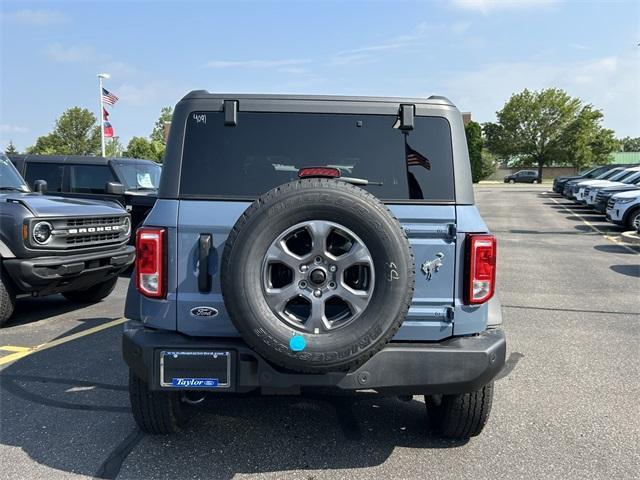 Photo of 2025 Azure Gray Metallic Ford Bronco