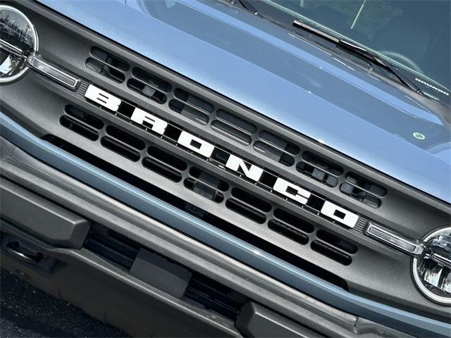 Photo of 2025 Azure Gray Metallic Ford Bronco
