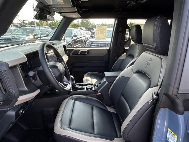 Photo of 2025 Azure Gray Metallic Ford Bronco