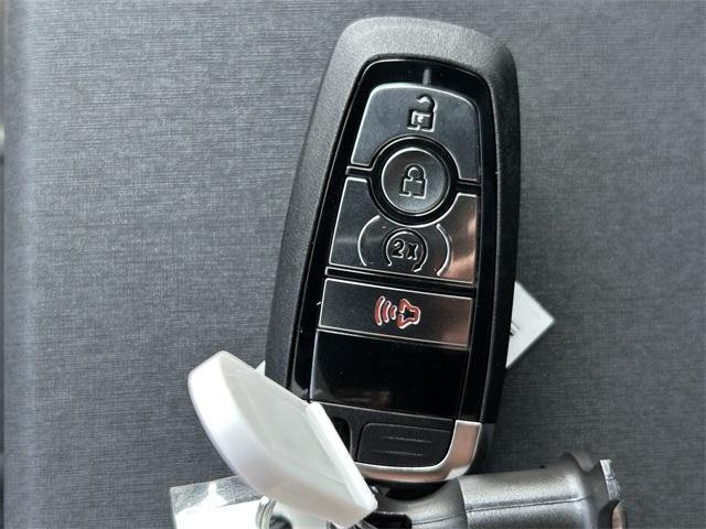 Photo of 2025 Azure Gray Metallic Ford Bronco