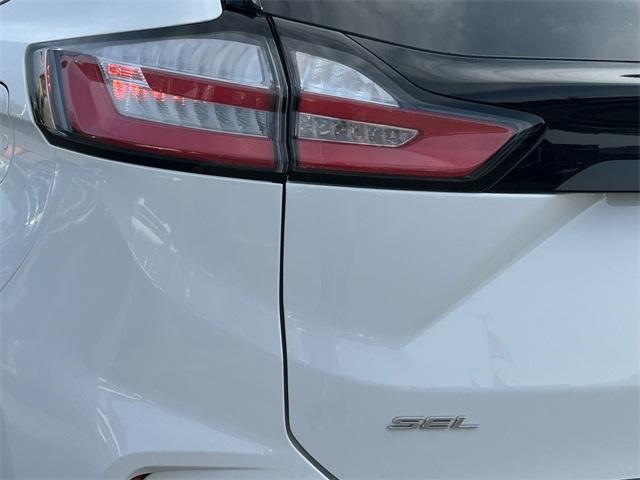 Photo of 2024 Oxford White Ford Edge