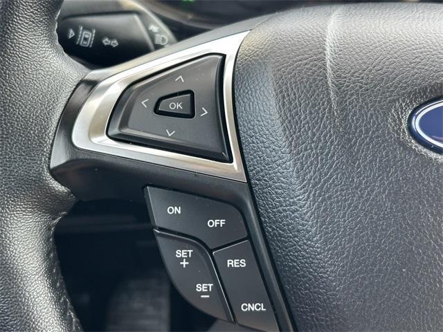 Photo of 2024 Oxford White Ford Edge