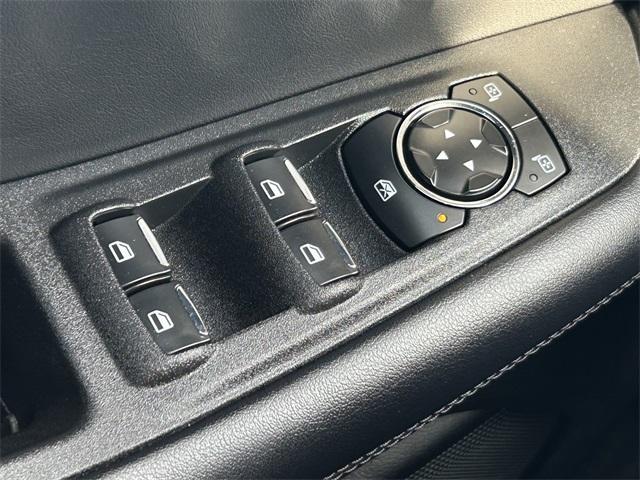 Photo of 2024 Oxford White Ford Edge